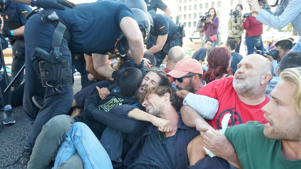 Policia desallotgen rebels a Madrid